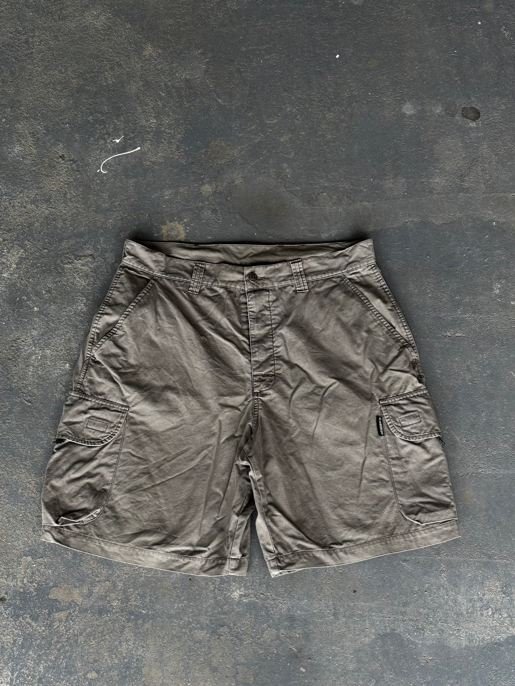 Vintage 00’s Nike ACG Cargo Shorts