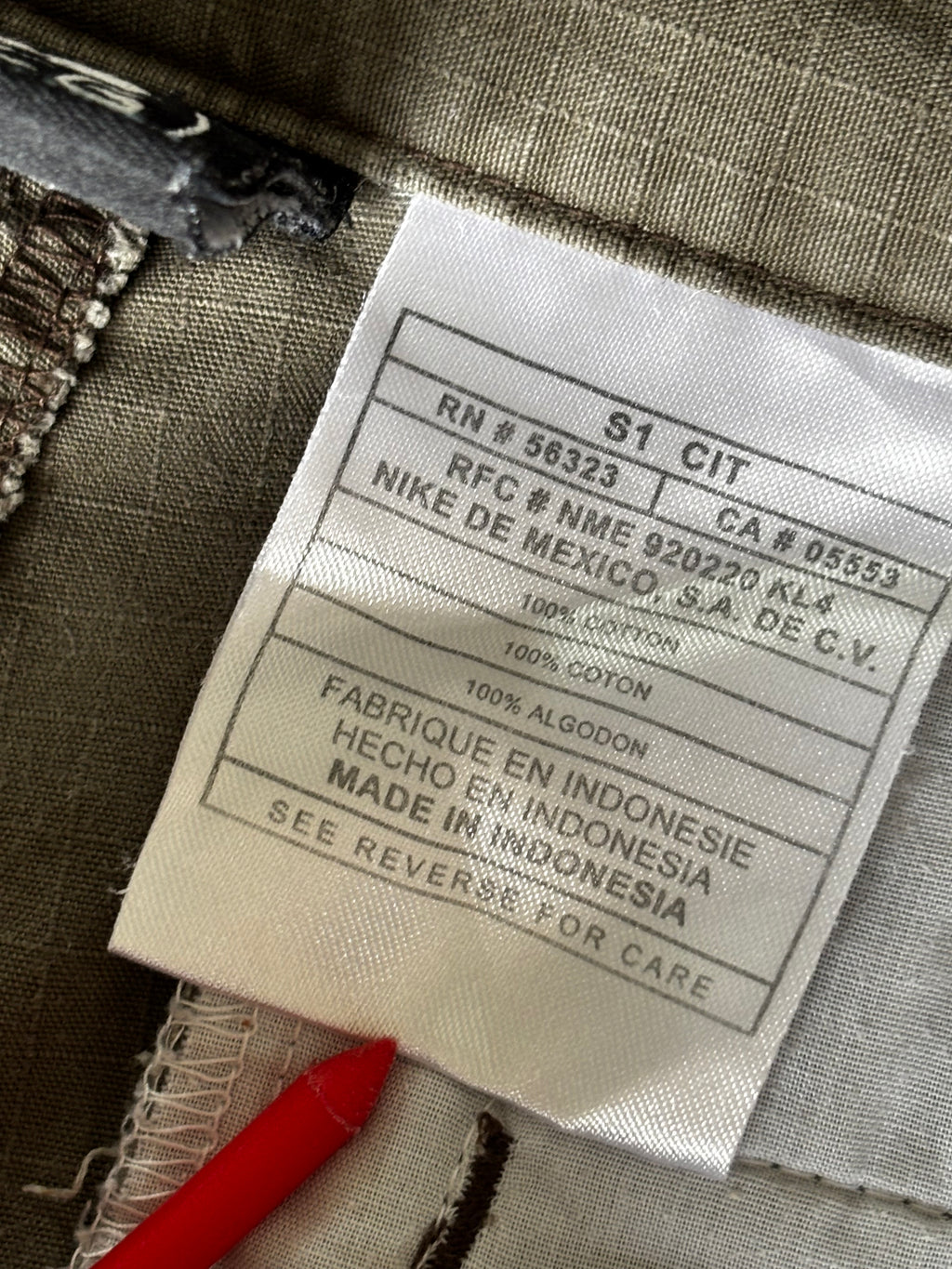 Vintage 00’s Nike ACG Cargo Shorts